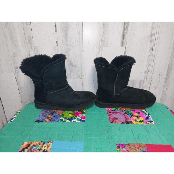 UGG Bailey Button Women Size 8 39 Black Suede Shearling Flat Short Boots… - Picture 4 of 9